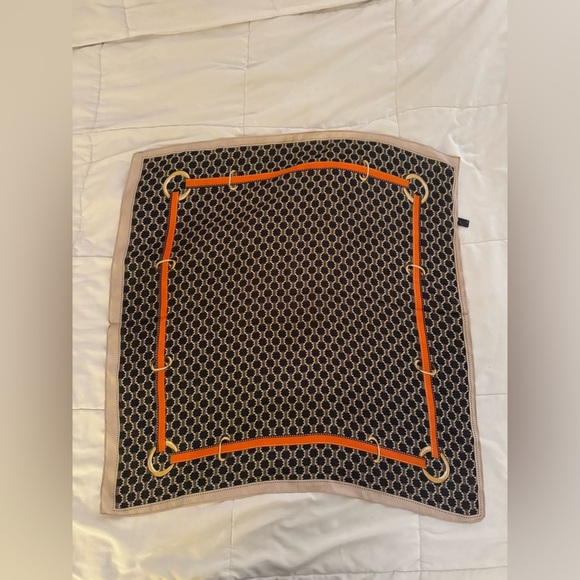 CC SCARF - Picture 1 of 6